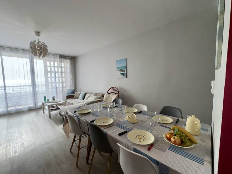 Holiday apartment with 2 rooms for 6 persons — photo 3