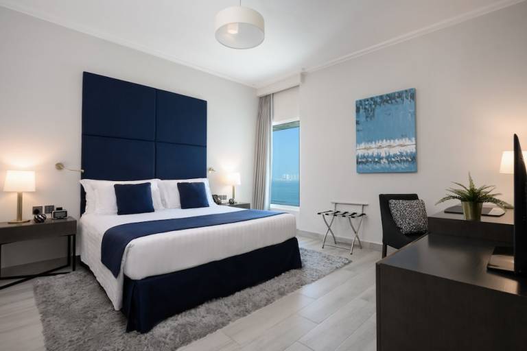 Apart-hotel  West Bay