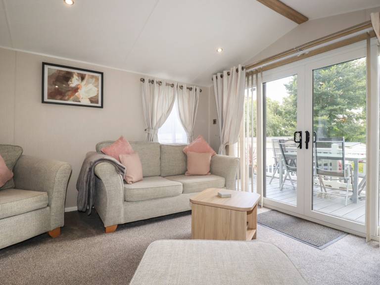 Children-friendly wonderful cottage with yard & pool | Beach view | Pet-friendly — photo 5