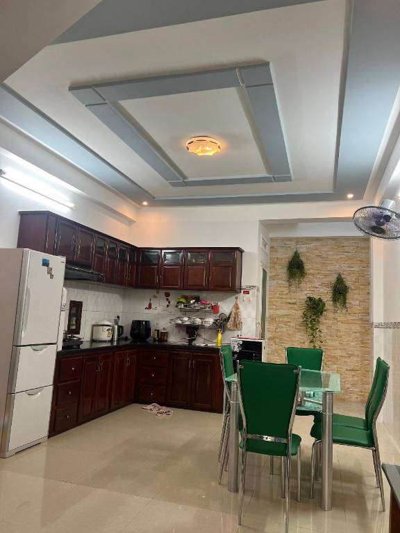 Vacation home with garden & hot tub — photo 4