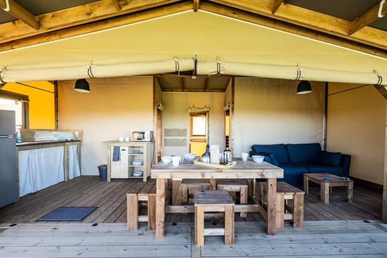 Mobile home with patio & barbeque | Beach nearby | Dogs allowed — photo 3