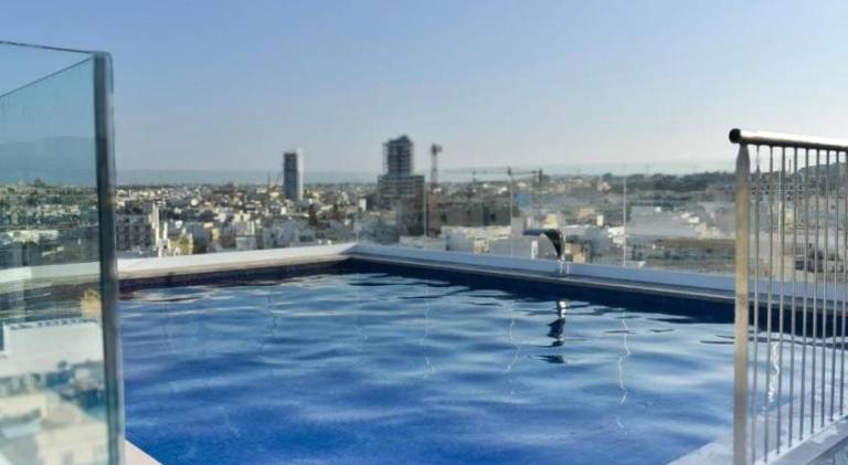 Sliema Strand Stylish Loft apartment by the Sea — photo 3