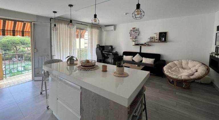 Holiday apartment with 2 rooms for 4 persons — photo 4