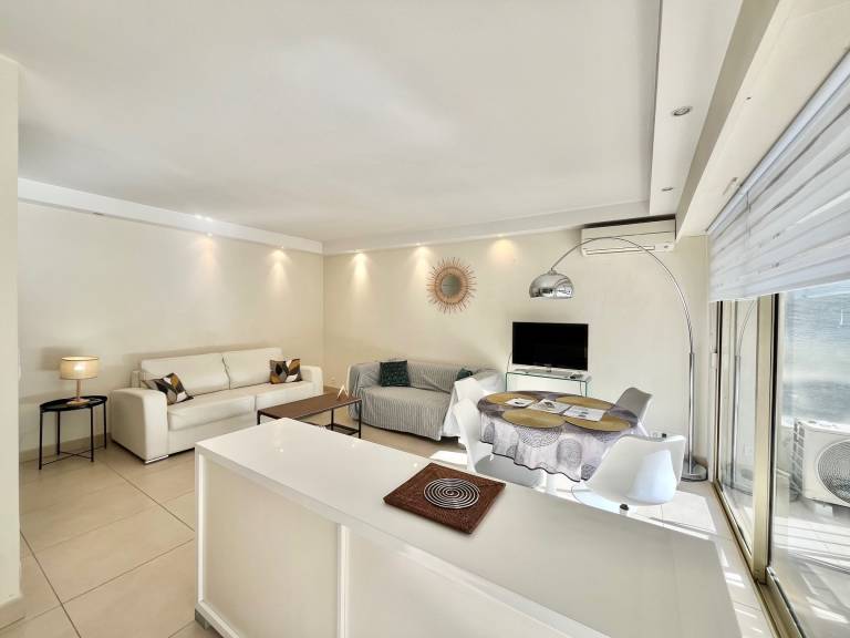 Fully equipped holiday apartment with yard & patio | Close to the beach | Pets allowed — photo 2