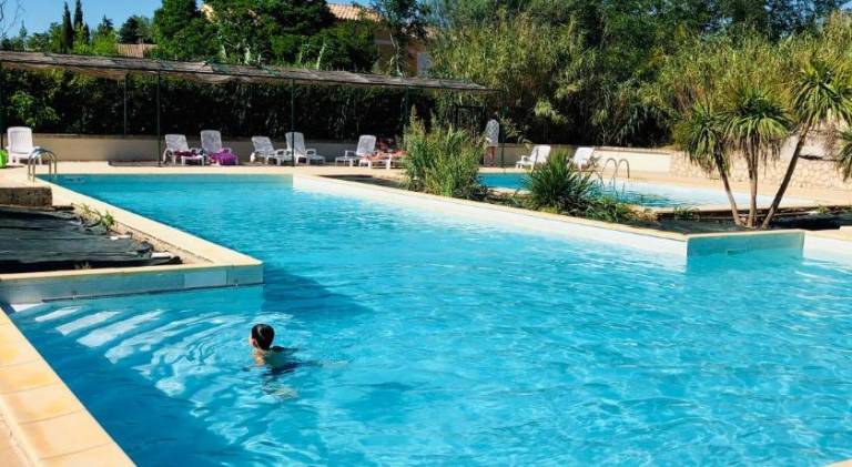Holiday apartment with yard, terrace & pool — photo 4