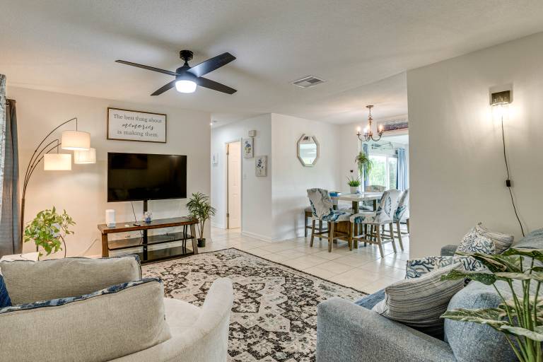Port Charlotte Home w/ Sunroom, Grill & Fire Pit! — photo 4