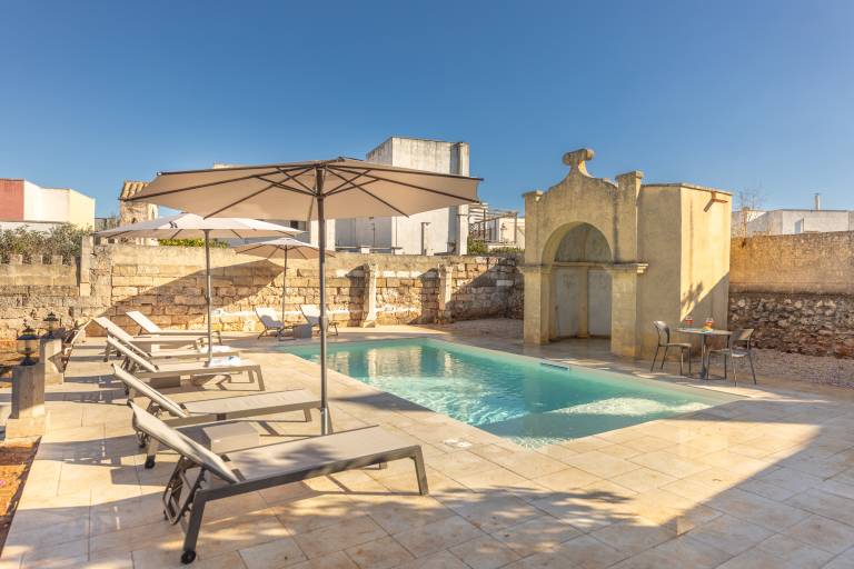 Child-friendly pleasant villa with private pool, jacuzzi & garden | Nature view | Pet-friendly — photo 2