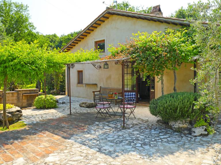 Vacation home with garden, BBQ & patio | Nature view | Pet-friendly — photo 5