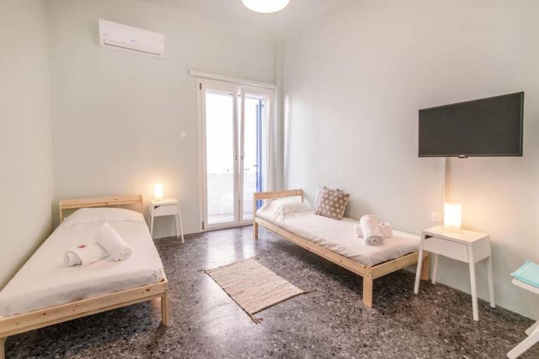 Rental apartment with 2 rooms for 6 persons — photo 2