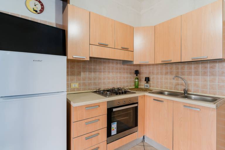 Vacation home with BBQ, yard & terrace | City view | Pet-friendly — photo 4