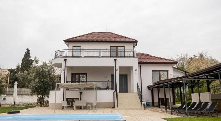 Villa with pool | Close to the beach | Pet-friendly — photo 2