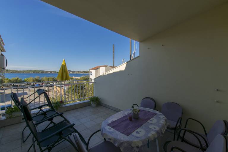 Apartment with barbeque & terrace | Sea view — photo 4