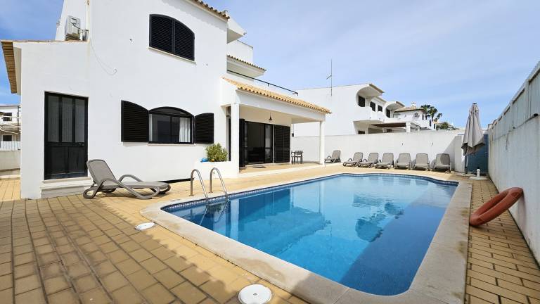 Villa with terrace, private pool & barbeque — photo 3