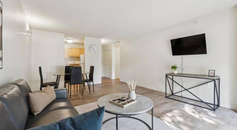 Legacy at Imperial Village 105 I 1 Bed 1 Bath — photo 2