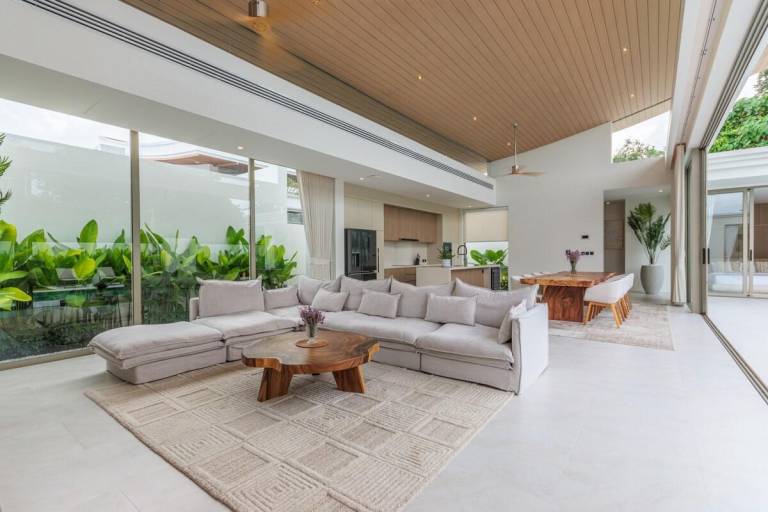 Fully equipped villa with barbeque, garden & pool | Perfect for remote work | Pet-friendly — photo 4