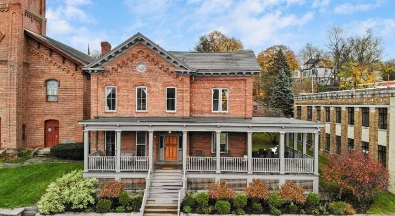 House with 5 rooms for 10 persons in Hudson, NY