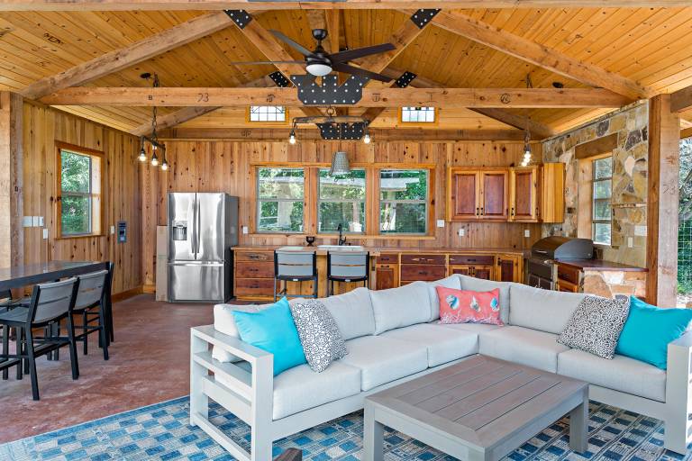 Vacation home with barbecue, jacuzzi & private pool — photo 5