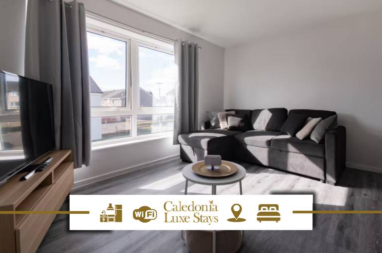 Charming vacation home with yard | Dogs allowed in Renfrew