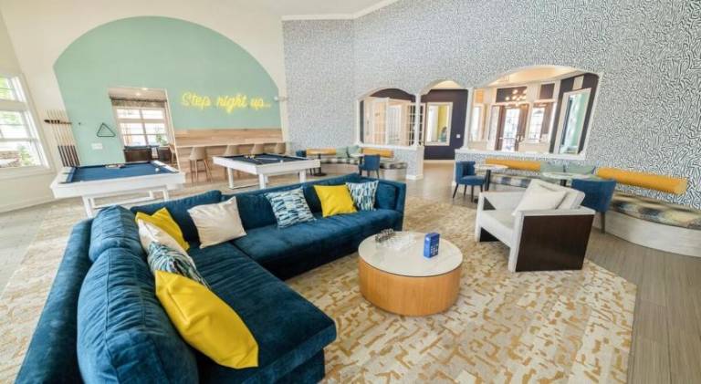 3 Bedroom Luxury Condo with Resort Pool, Game Room, and Gym — photo 3