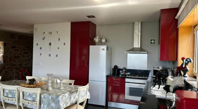 Fully equipped nice house with terrace, BBQ & private pool | Suitable for remote work | Pets are welcome — photo 5
