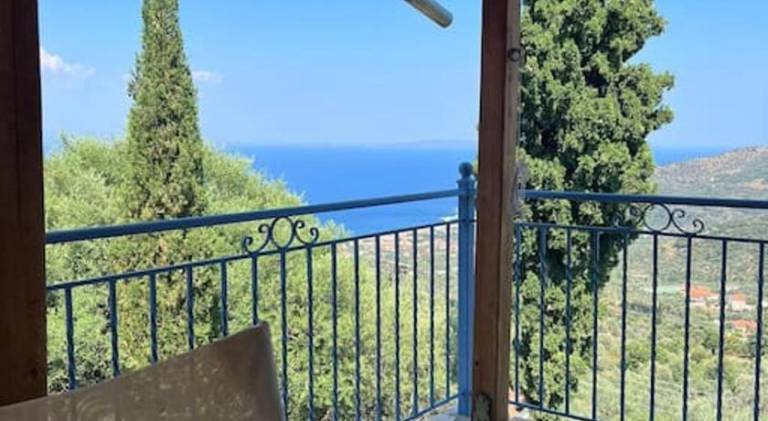House with terrace in South Kynouria