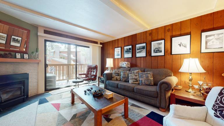Summit 45 Pet-Friendly, Great Complex Amenities, Walk to Eagle Lodge in Mammoth Lakes, CA