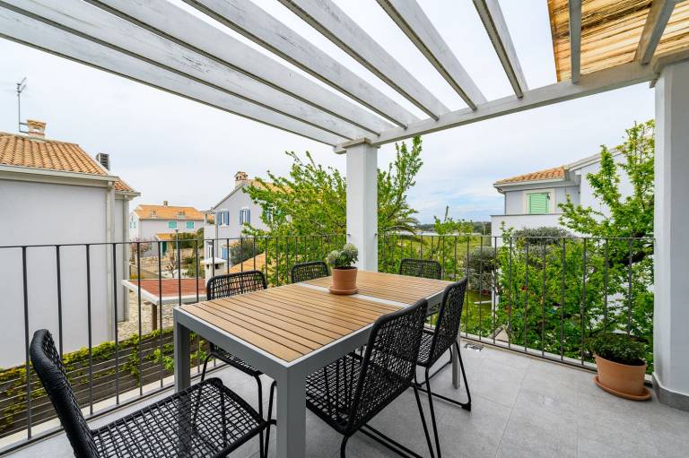 Pet-friendly apartment just 500 metres from the beach with sea views — photo 2