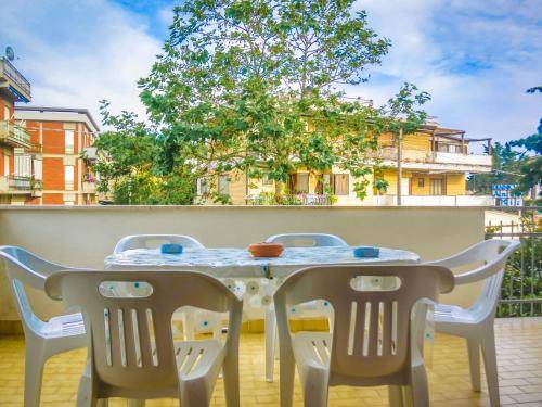 Rental apartment with yard, barbeque & terrace | Next to the beach | Pet-friendly — photo 4