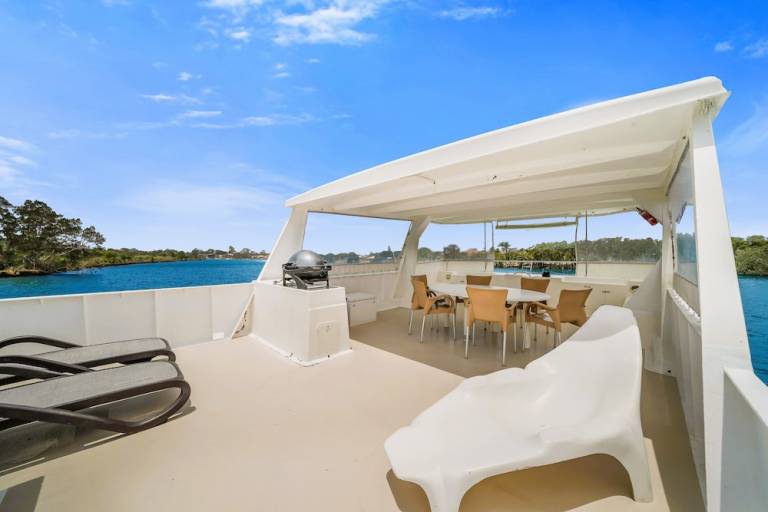 Houseboat  Upper Coomera