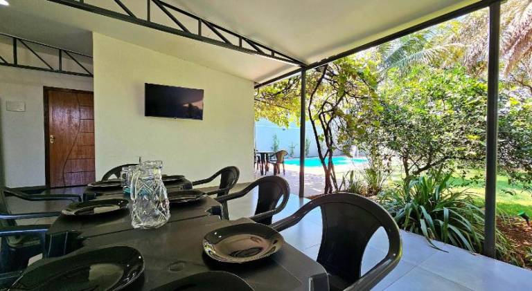 Vacation home with pool — photo 4