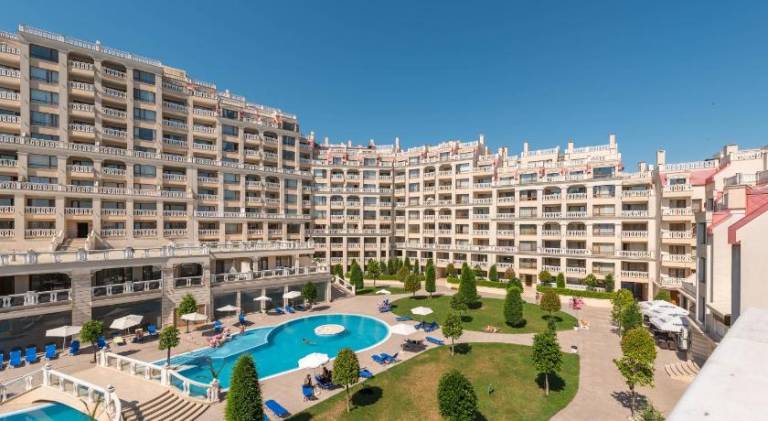 Apartment with pool | Beach nearby | Dogs allowed in Varna