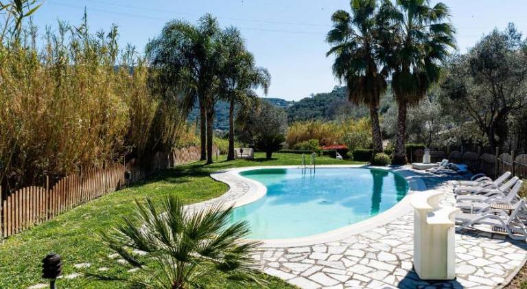 Charming apartment with pool | Pets allowed in Diano Marina