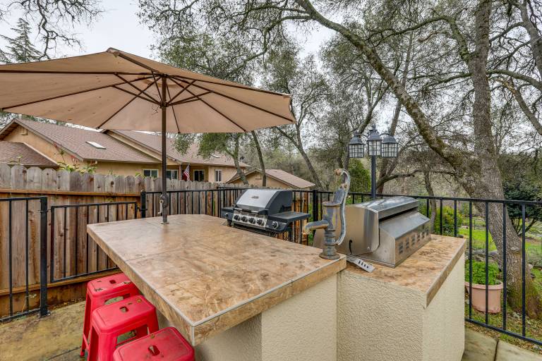 Hot Tub & Huge Patio: Home 5 Mi to Old Town Auburn — photo 4