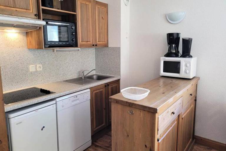 Apartment with 2 rooms for 6 persons — photo 3