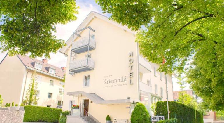 Hotel Kriemhild am Hirschgarten in Munich-Nymphenburg in Munich