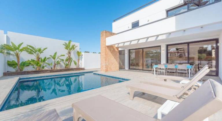 Fully equipped villa with private pool & terrace | Close to the beach | Pets are welcome in Sant Antoni de Portmany