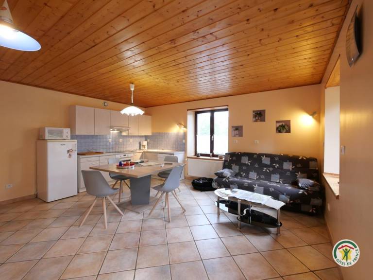 Gite with yard, barbeque & terrace — photo 4