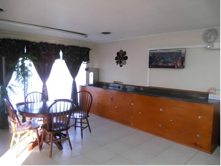 Budget Inn - New Albany — photo 4