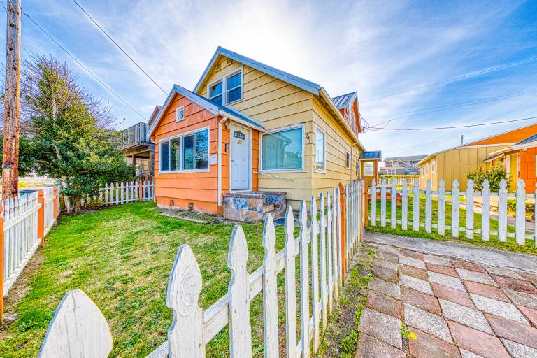 Cabin Rockaway Beach