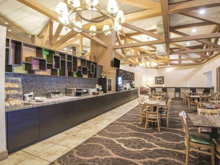 Mountain Valley Inn & Suites — photo 3