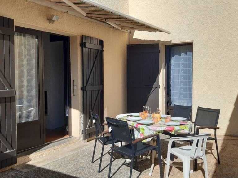 Charming Air-Conditioned Villa, Pool, Terrace, Near Beach, Parking, 6 People, Pet-Friendly — photo 2