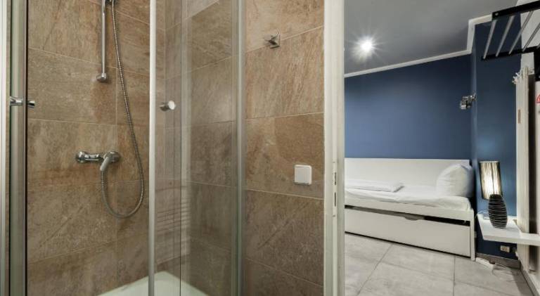 Hevals Grand Appartments — photo 4