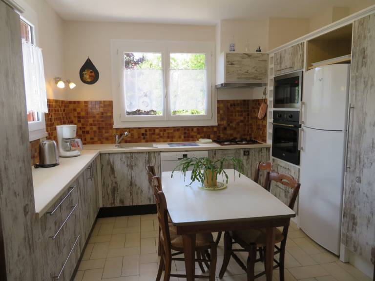 Cottage with BBQ | Pet-friendly — photo 2