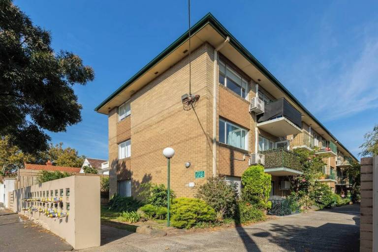 Apartment  Elwood