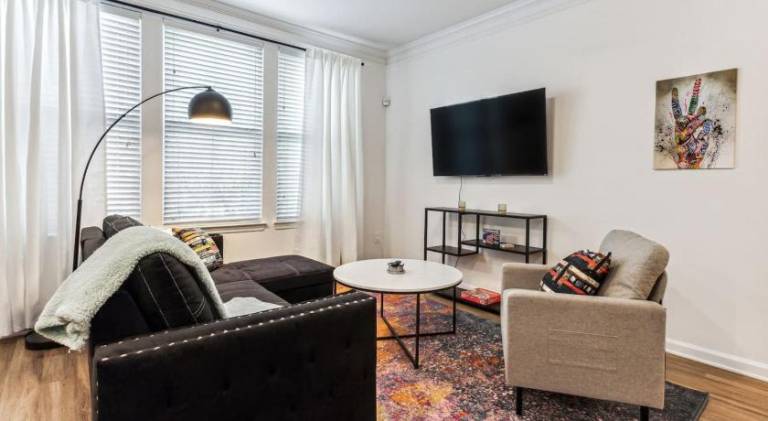 Beautiful rental apartment with pool | Suitable for remote work | Dogs allowed — photo 2