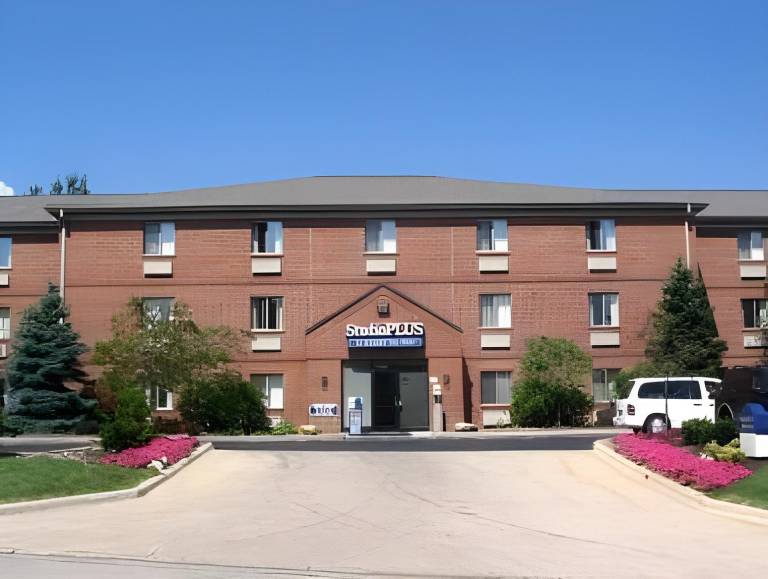 Suburban Studios Copley Akron West in Akron, OH