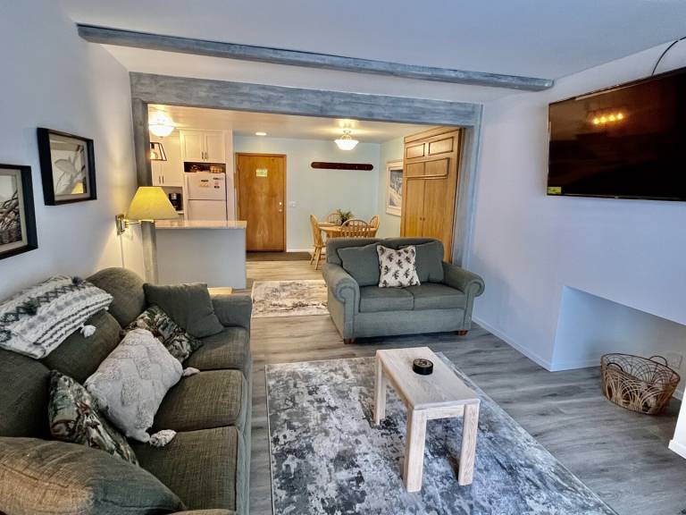 Family-friendly condo with private pool | Close to the ski | Pets allowed — photo 2