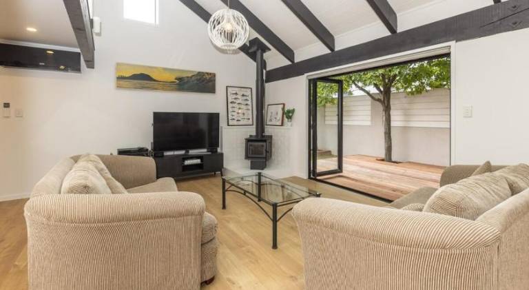 Vacation home | Beach nearby | Pets are welcome — photo 2