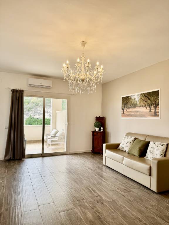 Rental apartment with barbeque, pool & yard — photo 5