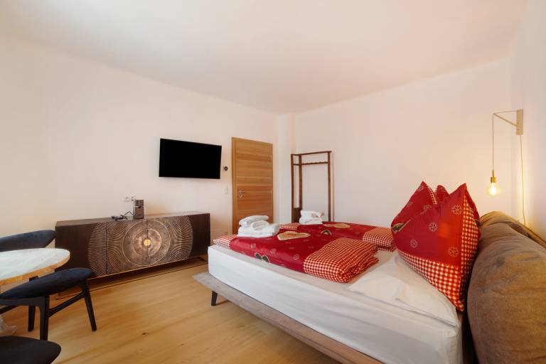 Pleasant dedicated room with fast internet | Mountain view | Pets allowed in Merano